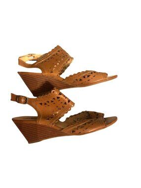XOXO ESPADILLE heel and BUCKLE closure SANDALS BROWN SIZE 9M